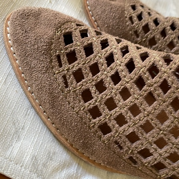 Jeffrey Campbell brown suede bootie  size 7.5. - Picture 14 of 14